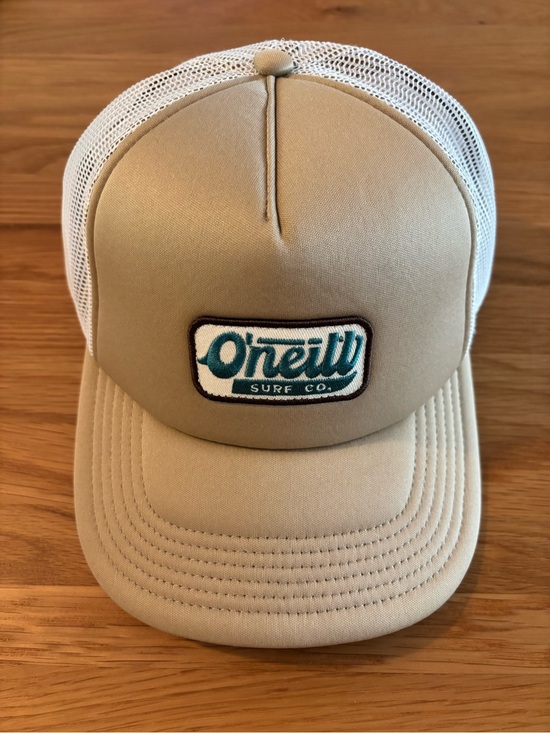 O'Neill Accessories - Women’s O'Neill Two-Tone Beige and White Trucker Hat with Teal Logo